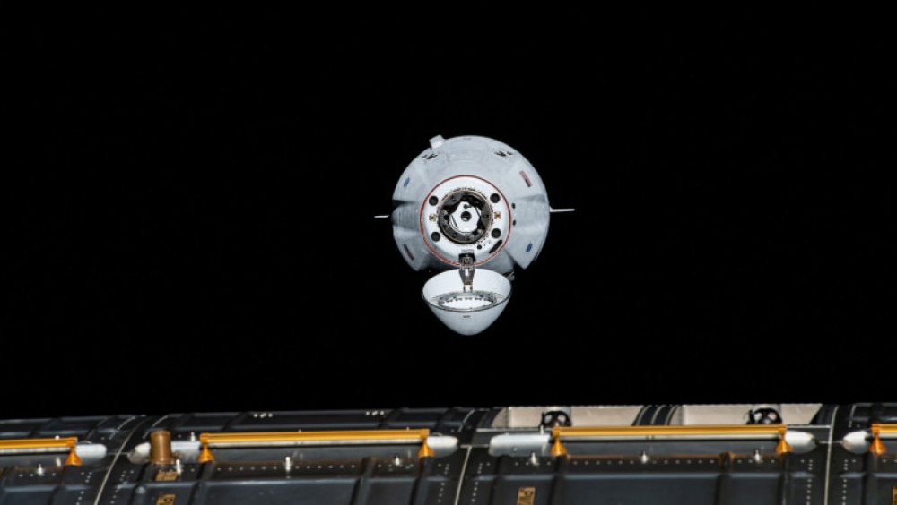 FOTO // S-a stricat toaleta din capsula SpaceX. Astronauții NASA sunt nevoiți să poarte scutece